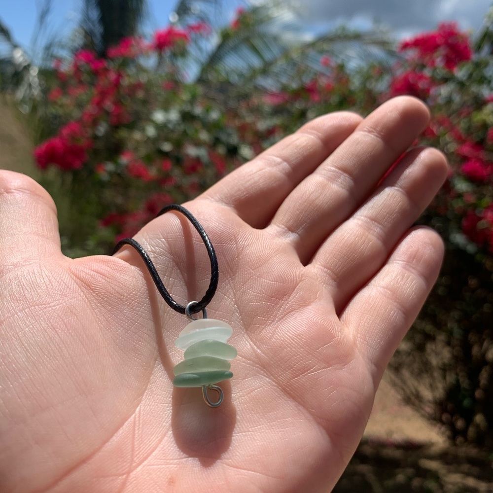 *SOLD* Stacked gradient blues sea glass necklace - Picture 4 of 5
